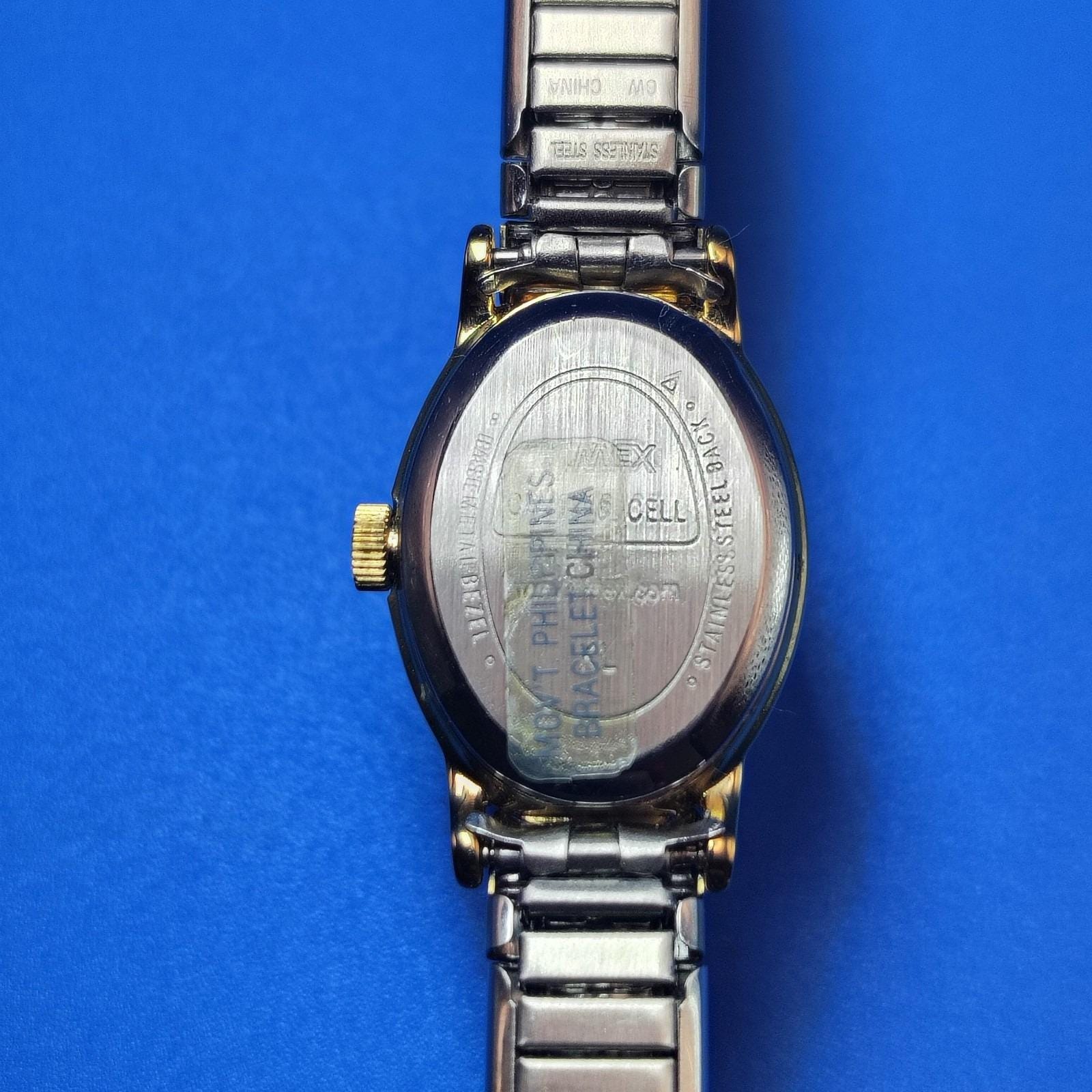 Vintage 1994 Timex Oval 24mm Two‎ Tone Women\'s Quartz Watch W/ Stretch Bracelet Vintage 1994 Timex Oval 24mm Two Tone Women main image 2