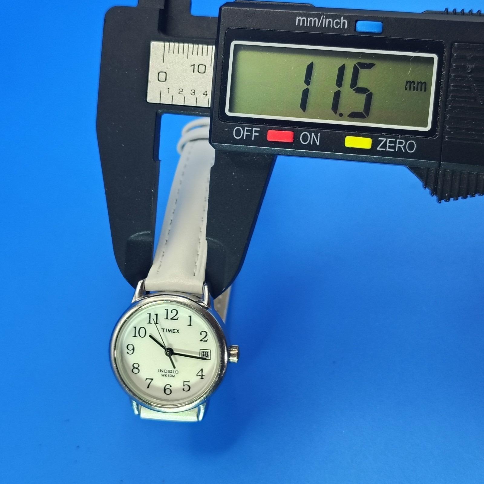 Vintage 2008 Timex Easy Reader Indiglo 25mm Women display picture 2