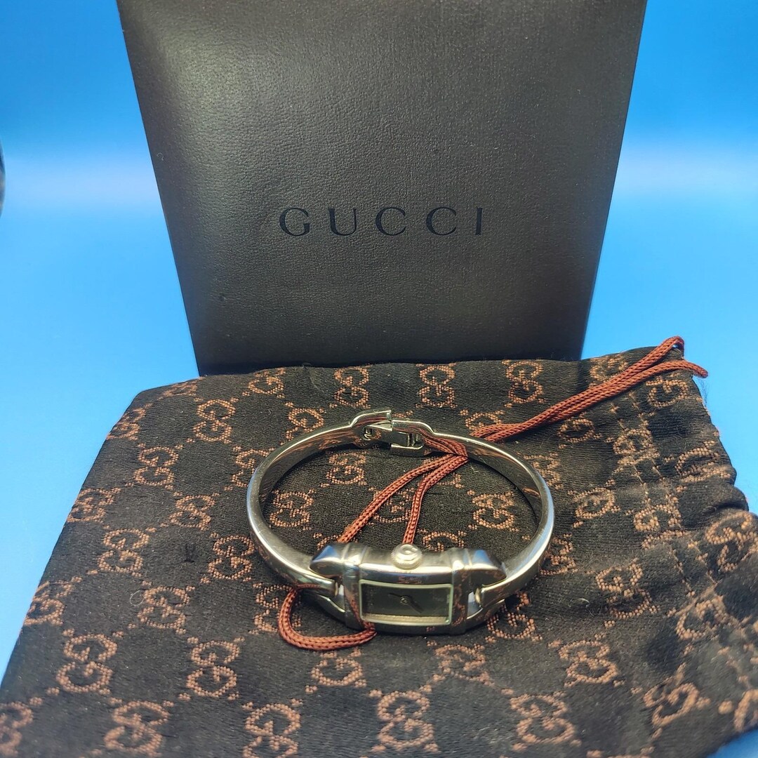 Vintage 1998 Authentic Gucci 6800L Swiss Women display picture 2