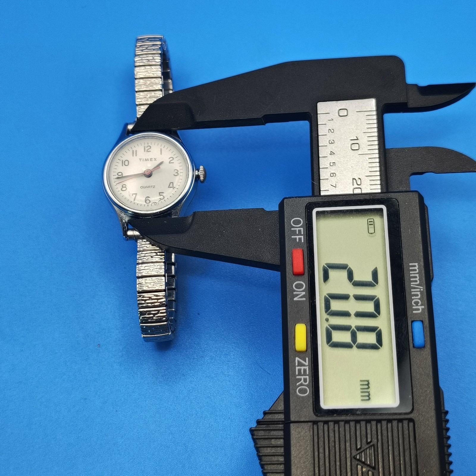 Vintage 1995 Timex 20mm Women display picture 3