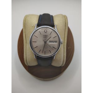 Montre à quartz vintage Timex en acier inoxydable pour homme, bracelet en cuir neuf avec boucle