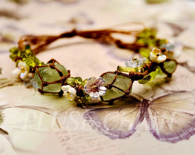 Green Raw Crystal Bracelet: Protection , Gemstone , Crystal healing , Meditation bracelet , Handmade bracelet , Gift , friendship bracelet