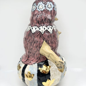 Sculpture The Mother en céramique avec détails lustré en or 22 carats image 2