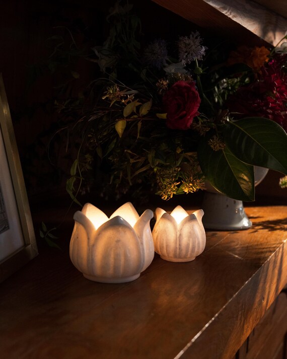 Hand-Carved White Makrana Marble Tulip Candleholders for Dorms, Kitchens, Apartments