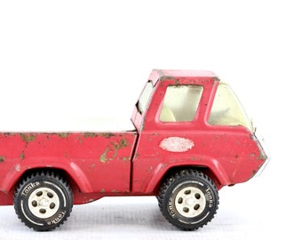 Vintage Tonka Truck With Bottle Brush Tree, Vintage Christmas Decor, Vintage Holiday Decor