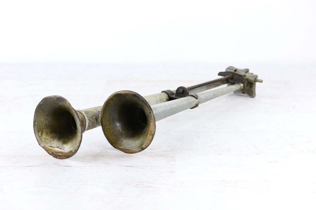 Old Car Horn, Vintage Dual Trumpet Car Horn, Man Cave Decor, Vintage