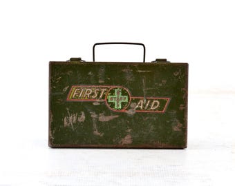Vintage First Aid Kit Metal Box, Vintage Apothecary, Vintage Military Medical Kit