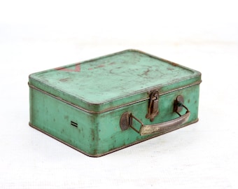 Vintage Green Lunch Box