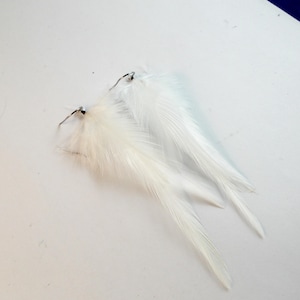 extra petites boucles d'oreilles en plumes blanches pendantes plumes naturelles