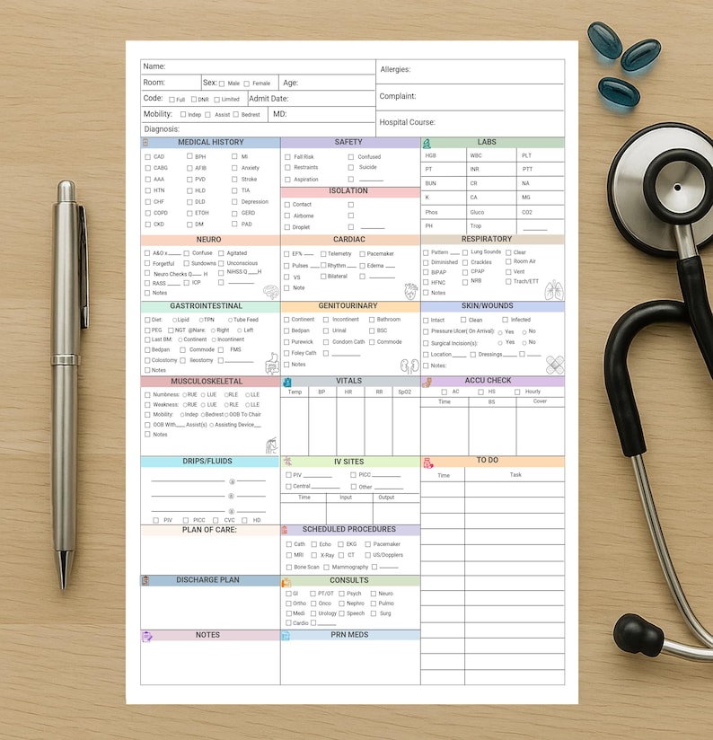 Pode incluir: Um gr&aacute;fico m&eacute;dico com se&ccedil;&otilde;es para informa&ccedil;&otilde;es do paciente, hist&oacute;rico m&eacute;dico e sinais vitais. Uma caneta prateada, um estetosc&oacute;pio e p&iacute;lulas azuis est&atilde;o ao lado. O gr&aacute;fico inclui caixas de sele&ccedil;&atilde;o e se&ccedil;&otilde;es rotuladas.