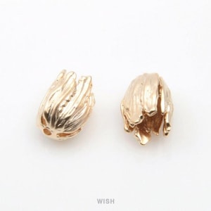 Tulip Pendants in Matte Gold, Solid Tulip Charms / MMG-324-P