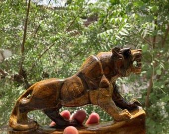 Handmade Tiger Eye Tiger Statue Sculpture Crystal Carving Gemstone Animal Artefact Art Deco Home Decor Interior Decor