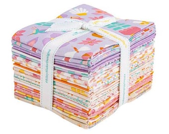 Spring Floral Fat Quarter Bundle (21 pcs): Patchwork Fabric Collection by Liza Taylor for Riley Blake Designs