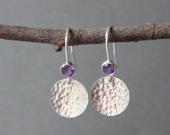 Amethyst sterling silver textured disc earrings. Dangle earrings. February birthstone earrings.