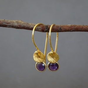 Peridot And 24k Gold Vermeil Dangle Earrings. August Birthstone Earrings. Gold and Peridot Earrings. Birthday Gift. Wedding jewellery. Amethyst