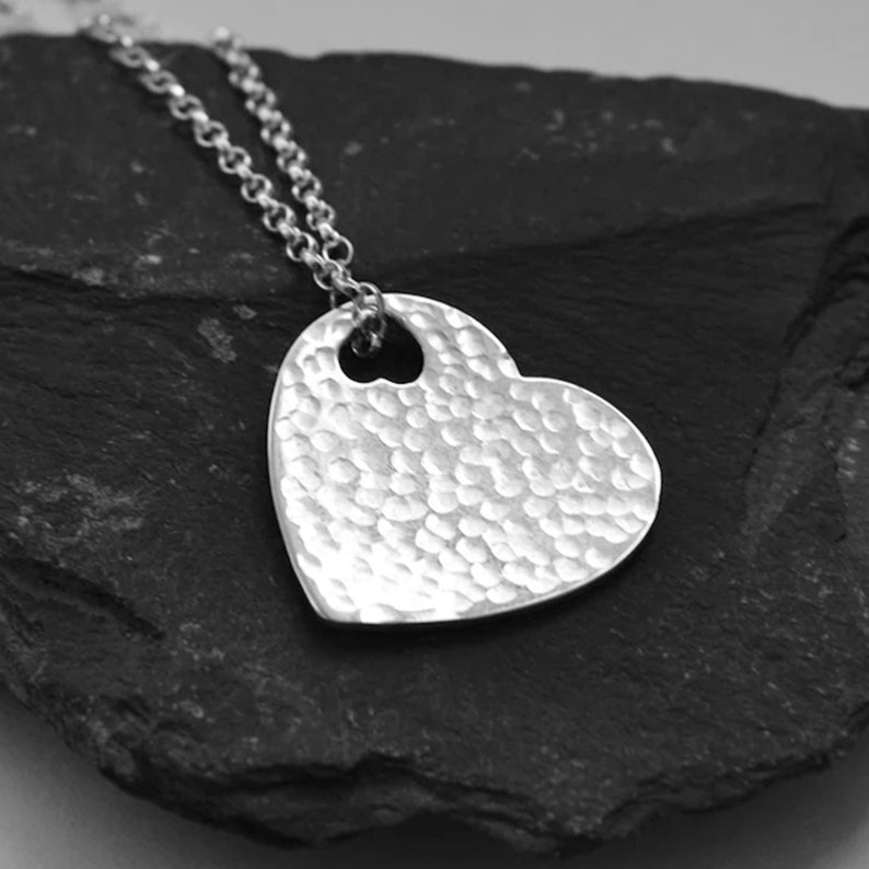 Hammered Heart Pendant Necklace main image 1