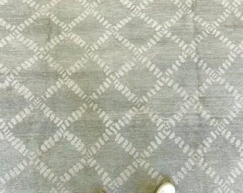 Handwoven Grey Geometric Diamond Rug – Neutral Modern Area Carpet for Living Room, Bedroom & Office Decor