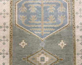 Alfombra de pasillo Oushak anudada a mano, alfombra de pasillo de lana verde salvia turca vintage, alfombra de pasillo con medallón geométrico, alfombra de pasillo de cocina