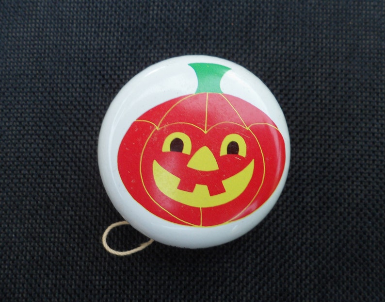 Mens Gifts Vintage Halloween Toys Jack O Lantern Pumpkin On Both Sides Rare Find /& Collectible All Hallows/' Eve Tin Toy YoYo Womens Gifts!