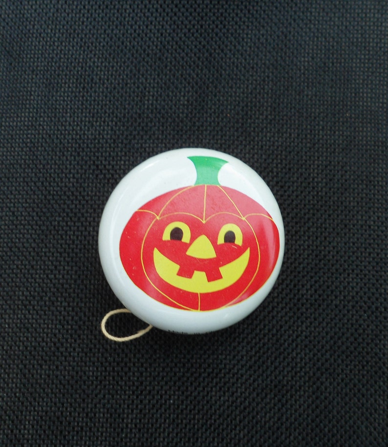 Mens Gifts Vintage Halloween Toys Jack O Lantern Pumpkin On Both Sides Rare Find /& Collectible All Hallows/' Eve Tin Toy YoYo Womens Gifts!