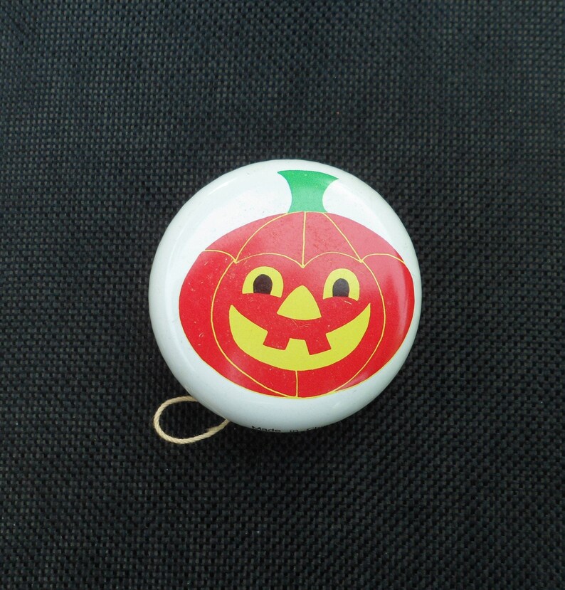 Mens Gifts Vintage Halloween Toys Jack O Lantern Pumpkin On Both Sides Rare Find /& Collectible All Hallows/' Eve Tin Toy YoYo Womens Gifts!
