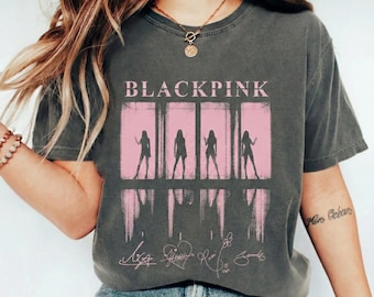 Blackpink graphic T-shirt, roze shirt Lisa Jisoo Rose Jennie Signatures, retro Kpop-merchandise, cadeau voor knipogen, esthetische streetwear