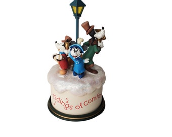 2001 Merry Carolers Hallmark Keepsake Christmas Ornament, Mickey and Friends Musical Wind-up Ornament, Plays God Rest Ye Merry Gentlemen