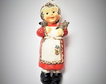 Vintage 1975 Mrs. Claus Hallmark Keepsake Ornament, Mrs. Claus Holding Kittens Christmas Ornaments