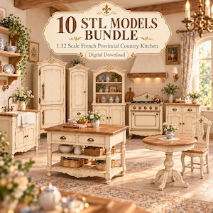 Pode incluir: Um pacote de download digital de 10 modelos STL para uma cozinha de campo francesa em escala 1:12. A imagem exibe armários de cozinha em tom off-white, uma ilha de cozinha de madeira, uma mesa de jantar redonda com cadeira e um fogão.