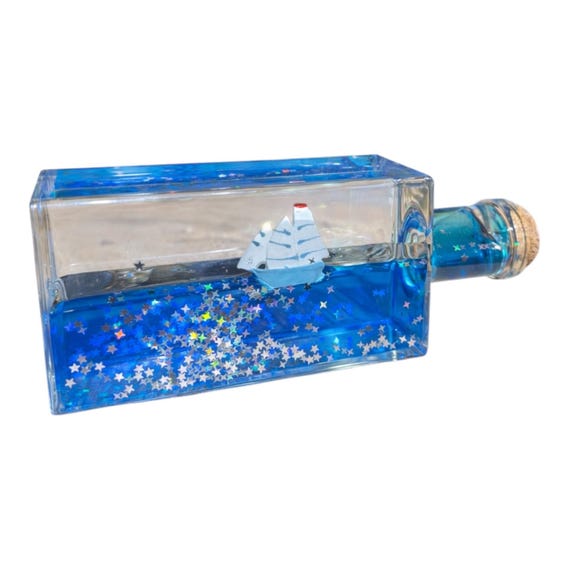 Unsinkable Ship Bottle Decor, Liquid Motion Ocean Desk Toy, Floating Sailboat Gift