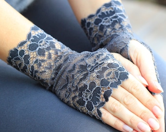 Lace Gloves in Gray. Fingerless Gloves. Bride Gloves. Bridesmaid Gloves. Gift For Her.  Ready to ship.