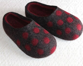Handmade Felted Wool Slippers: Dark Gray, Burgundy Polka Dots
