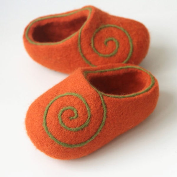Hand Felted Baby Wool Slippers .  Orange with green ornament.. Size EU 24-25 ready to ship.