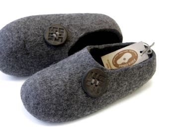 Felted wool slippers in Gray  with Black inside. Gift for Grandfather. Gift For Him. Made to order.