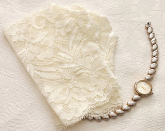 Ivory Lace Fingerless Bridal Gloves, Short Wedding Gloves