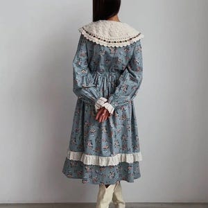 Blue Floral Cottagecore Midi Dress: Vintage Embroidered Lace Collar