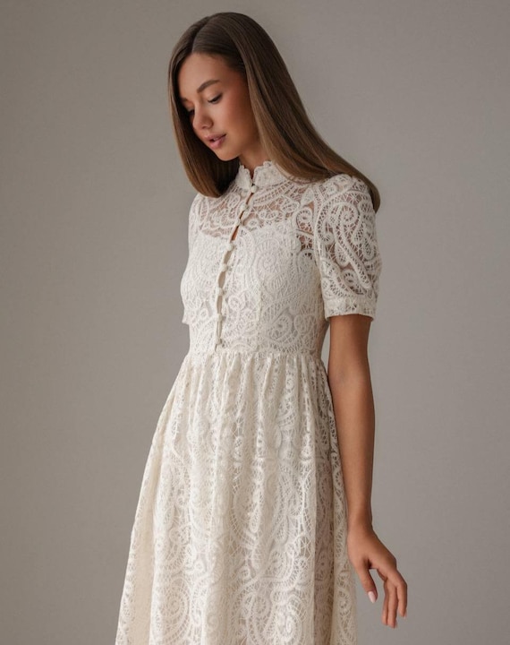 chinese dress ladies Cream White Lace Off-The-Shoulder Evening Gown with Sheer Overlay