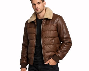 Giubbotto bomber imbottito in pelle marrone da uomo con collo in pelliccia