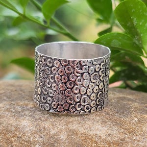 925 Sterlingsilber-Breitbandring - Handgemachter strukturierter Statement-Ring für Männer & Frauen, Boho oxidierter mutiger Ring, breiter Daumenring