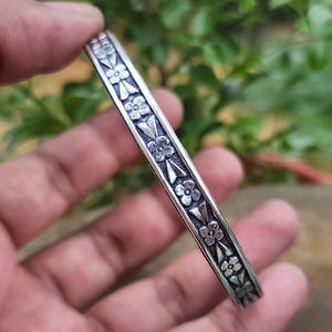 Pulseira floral vintage em prata esterlina 925 | Pulseira oxidada feita à mão para mulheres | Joias étnicas boho