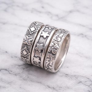 Spinner Ring, Sterling Silber Spinner Ring, Sterne Muster Fidget Ring, breite Band Angst Ring, Boho handgemachten Schmuck, Meditation Ring, Geschenk für sie ihn