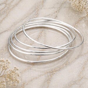 Conjunto de brazaletes minimalistas de plata esterlina hechos a mano, pulseras finas apilables.