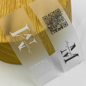 Gefaltetes Silikonetikett für Kleidung, benutzerdefiniertes Silikonetikett, langlebige Pflege & Logoetikett, einnähbares Silikonetikett, Sofortbestellung