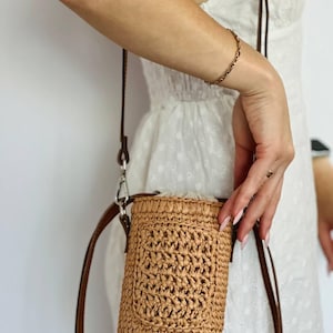 adjustable leather strap for bag, leather kit for crochet bag, bag strap leather handmade, leather shoulder strap with hooks, durable leather bag strap, leather strap for purse diy, leather hardware set for bags, premium leather strap kit