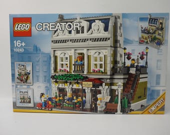 7-10 Day Ship, Rare Vintage Retired LEGO 10243 Collectible, LEGO Creator Expert 10243 Parisian Restaurant (2469 Pieces)