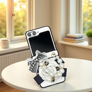CHANEL - 【まんまるさま専用】CHANEL  iPhone5S/SE  ケース CHANEL - 【まんまるさま専用】CHANEL iPhone5S/SE ケース 楽天