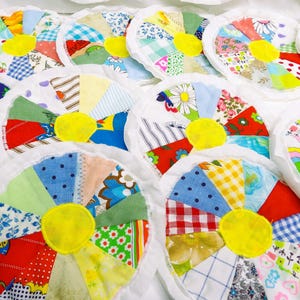 Quilt Mini Stack - 8 Quilt Circles - Buggy Wheel - Dresden Plate Pattern - Quilt Salvage