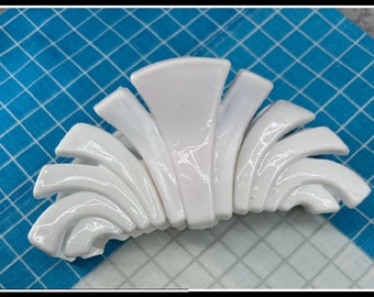 Vintage 80s 90s White claw clip 80's hair shell claw clip fan claw clip modern claw clip 80s costume accessories 80s vibes 80s party