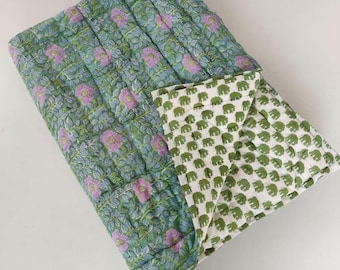 Colcha de algodón con estampado floral hecho a mano Razai! Manta reversible hecha a mano en la India