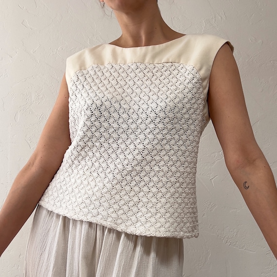 1960s Crocheted Sleeveless Mod Style Pullover Blo… - image 1